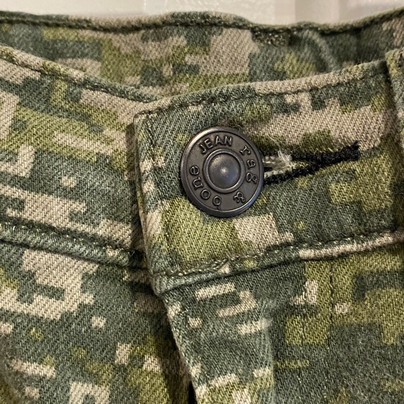 Rag & Bone Green Camo Cutoff Frayed/Fringed Raw Hem Jean Shorts Size 24 - Picture 5 of 11